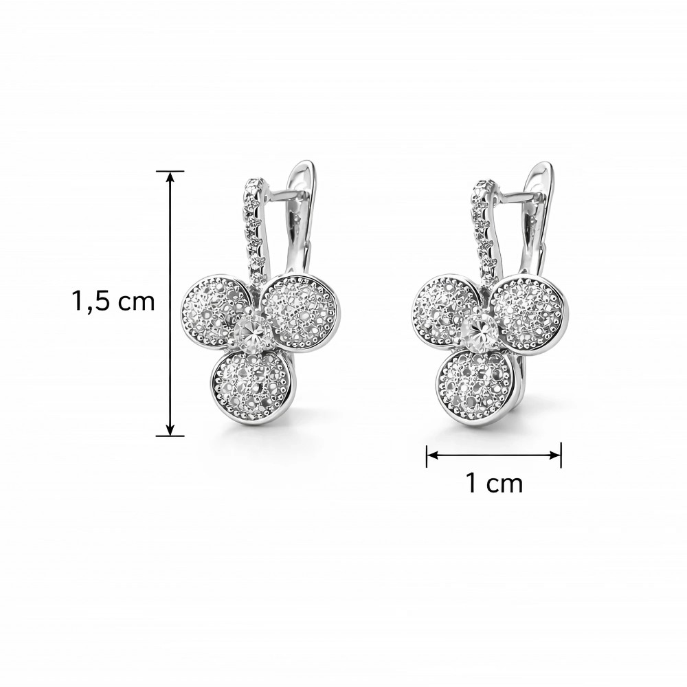 Wymiary srebrnych kolczyków z cyrkoniami: długość 2,2 cm, szerokość 1,2 cm.