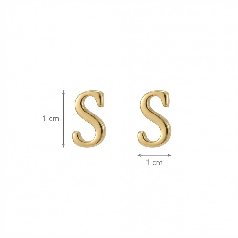Kolczyki literka S ze stali chirurgicznej pozłacanej – wymiary 1 cm x 1 cm (wysokość i szerokość)